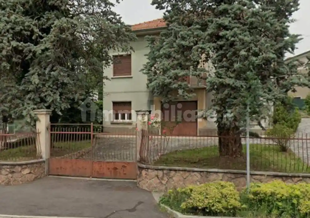 Villa in vendita a Azzate
