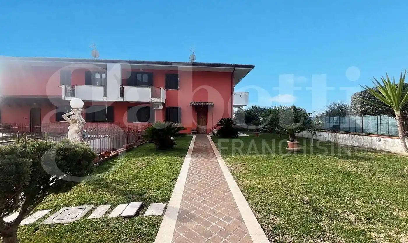 Villa in vendita a Pastorano