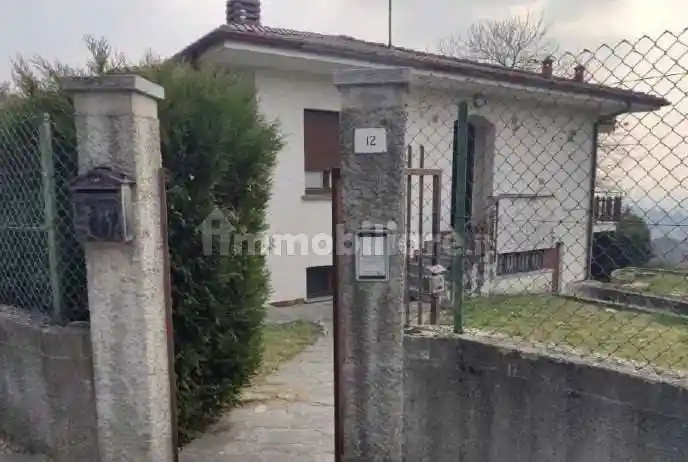 Villa in vendita a Proserpio