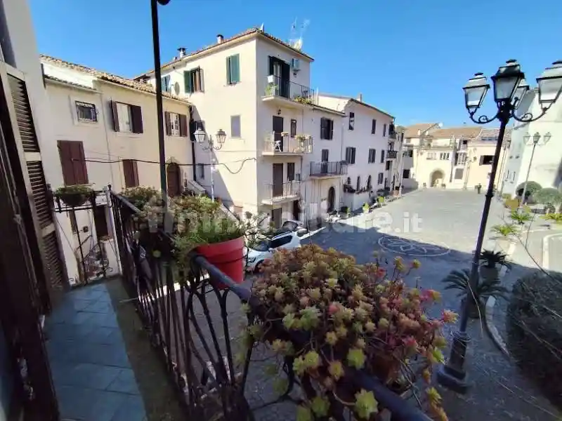 Appartamento in vendita a Giuliano di Roma