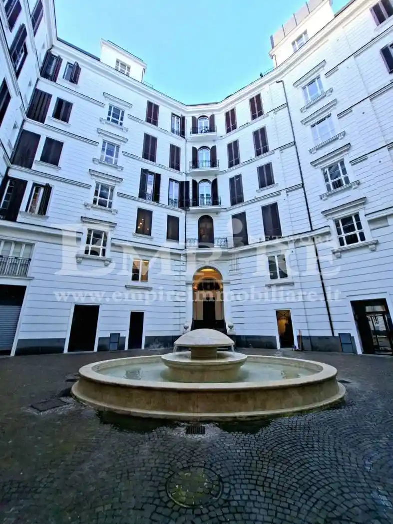 Appartamento in vendita a Napoli