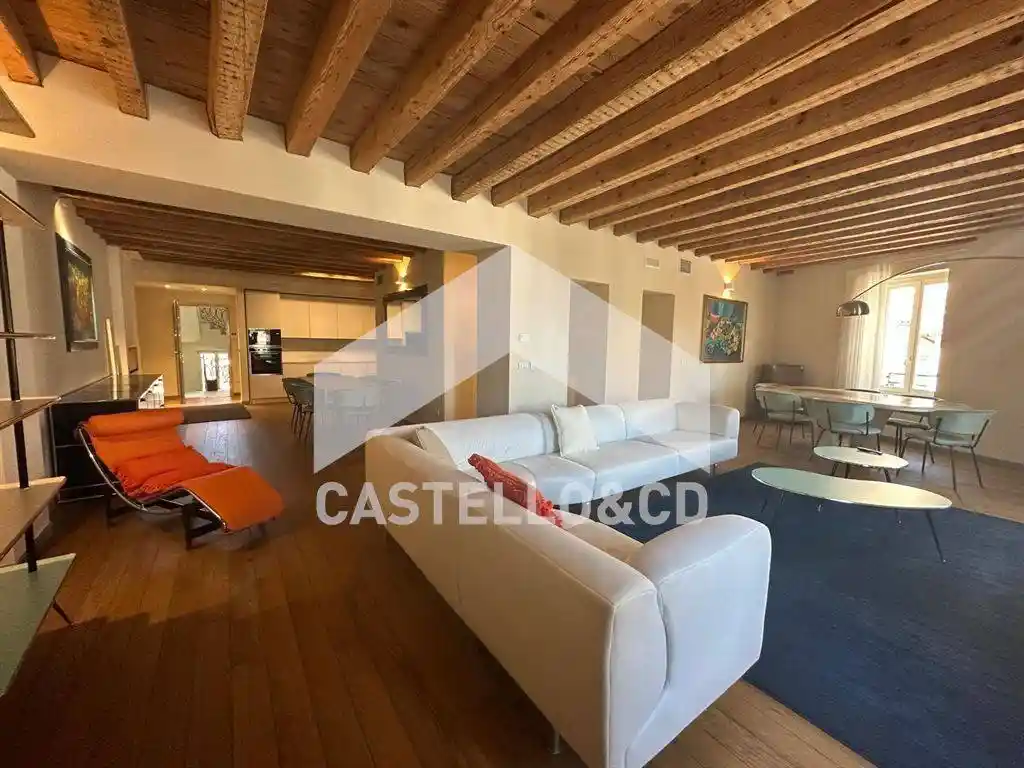 Attico - Mansarda in affitto a Desenzano del Garda