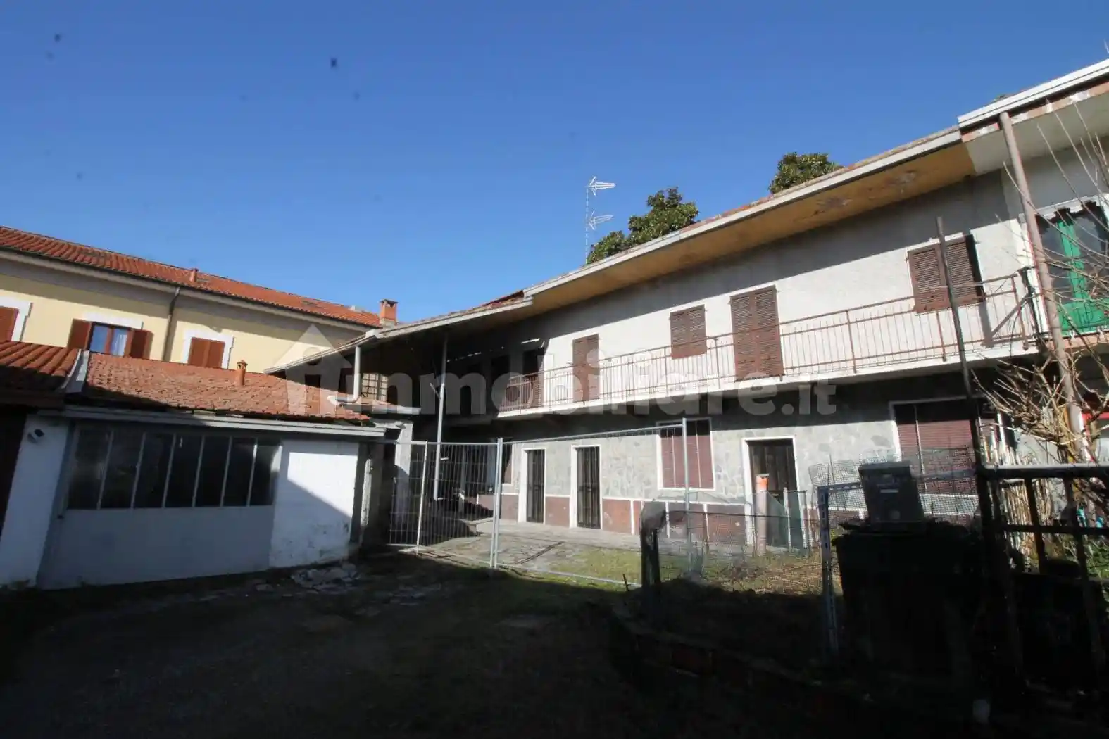 Casa indipendente in vendita a Lonate Pozzolo