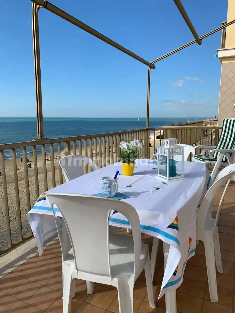 Appartamento in affitto a Pomezia