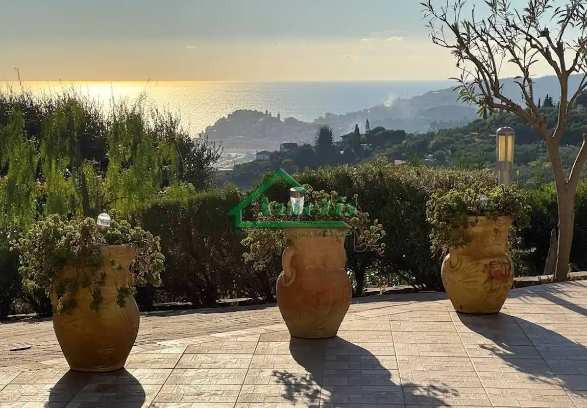Villa in vendita a Imperia