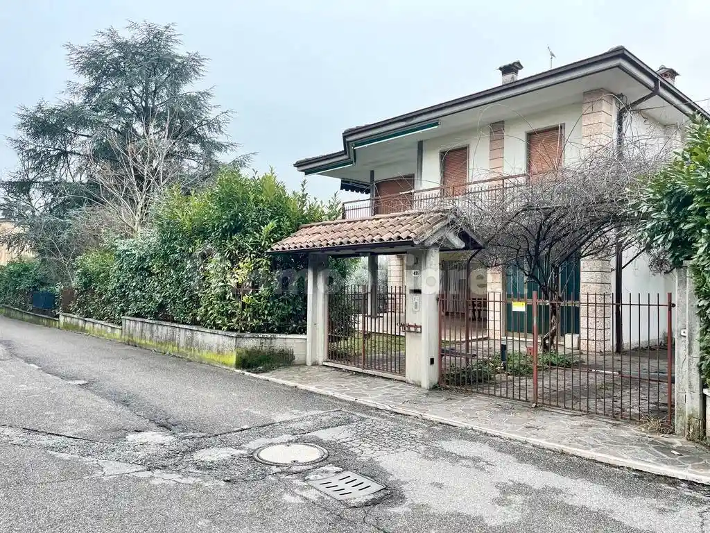 Villa in vendita a Sant'Ambrogio di Valpolicella