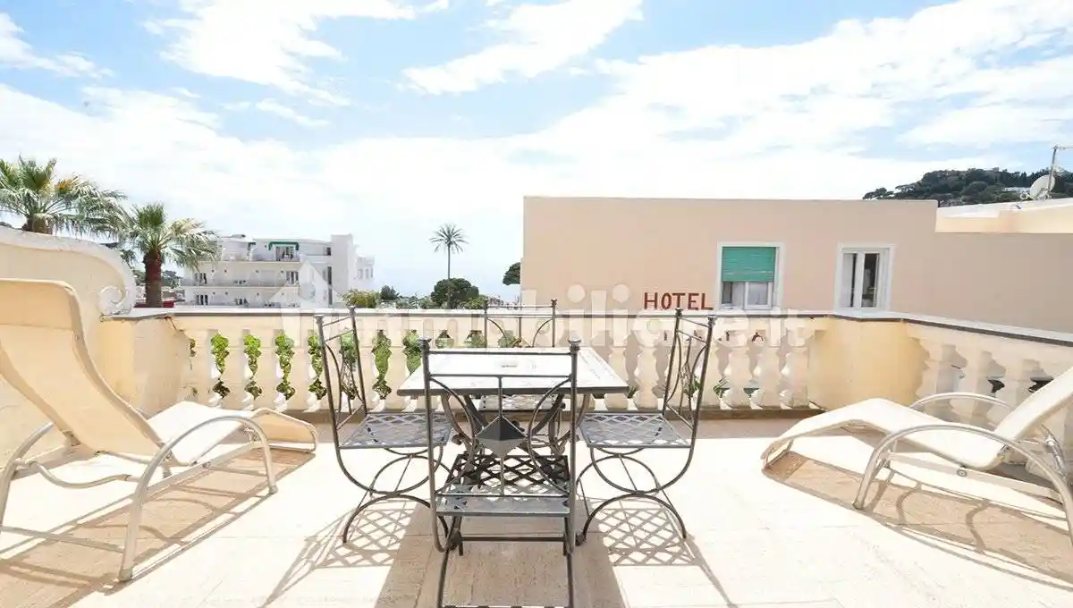 Appartamento in affitto a Capri