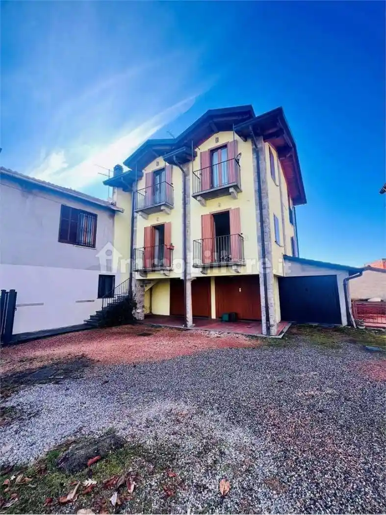 Appartamento in vendita a Brebbia