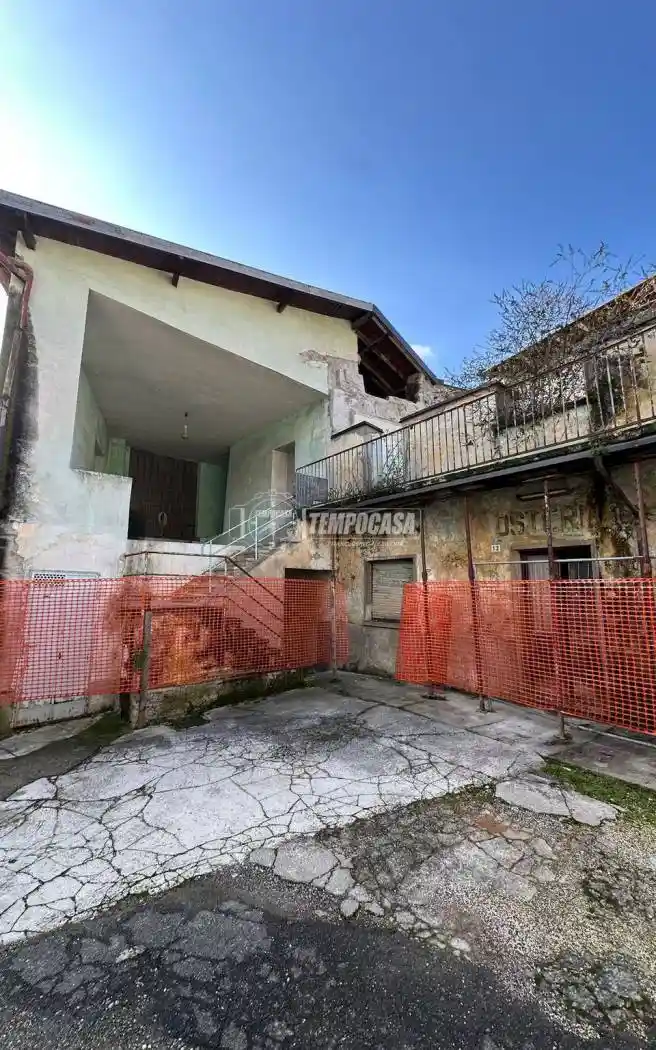 Casa indipendente in vendita a Zandobbio
