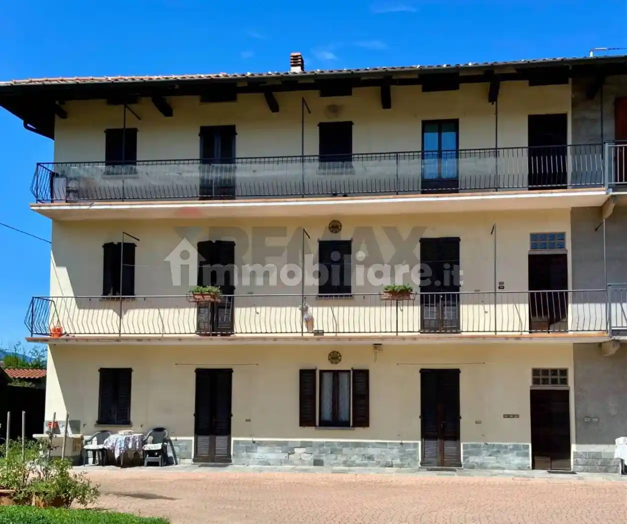 Casa indipendente in vendita a Castelletto Sopra Ticino