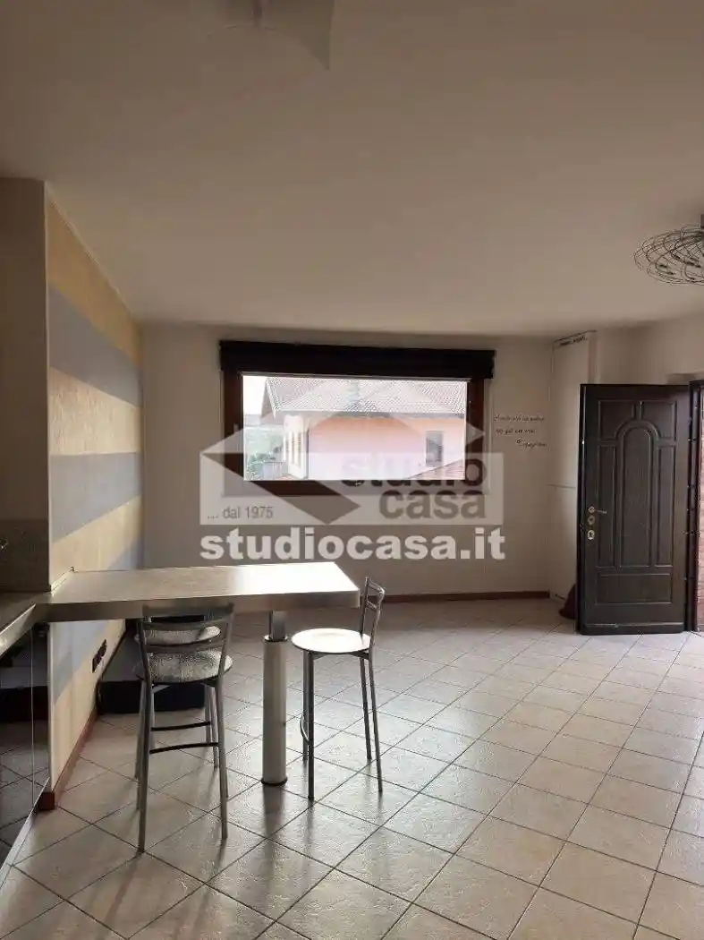 Villa in vendita a Calcinate