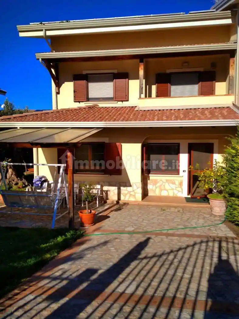 Villa in vendita a Castrolibero