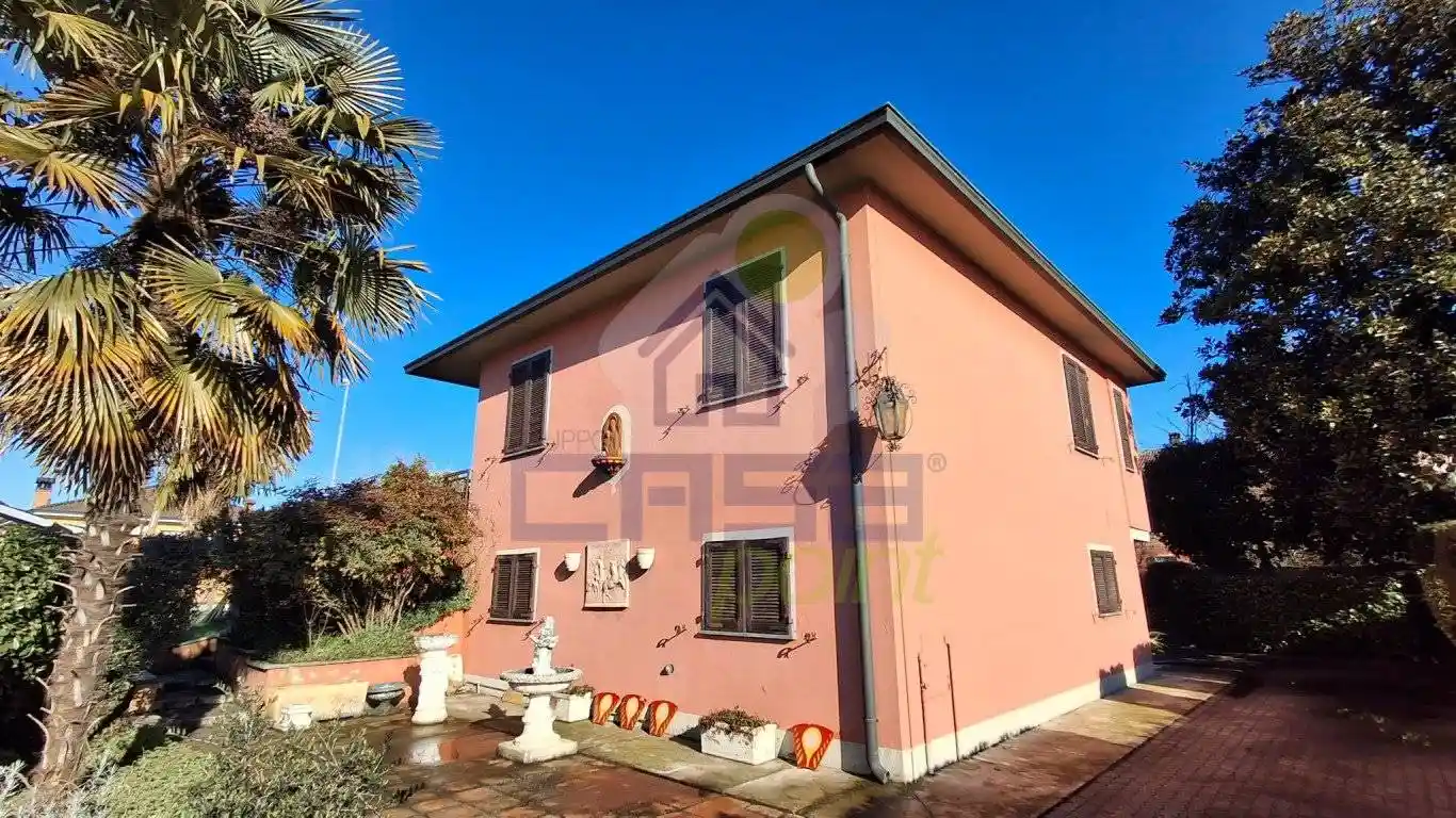 Villa in vendita a Corno Giovine