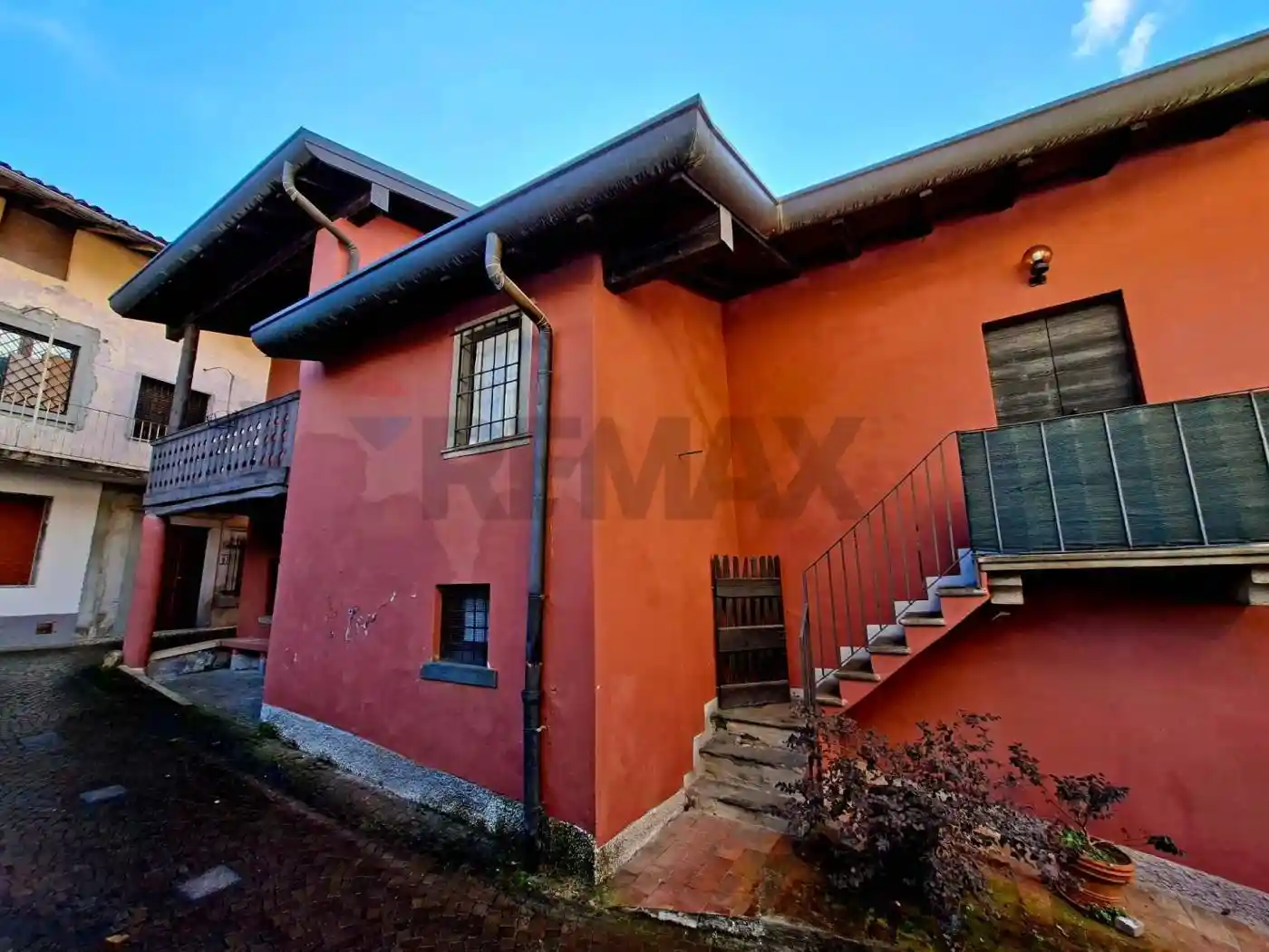 Casa indipendente in vendita a Endine Gaiano