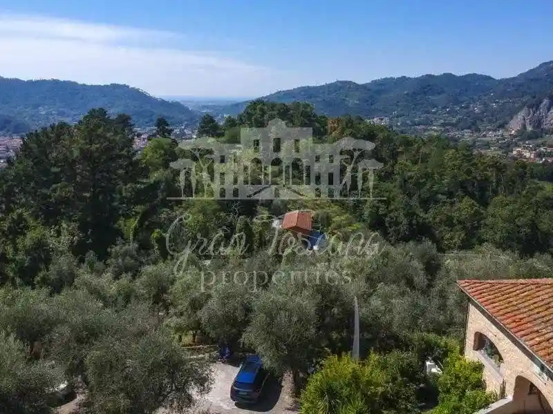 Villa in vendita a Camaiore