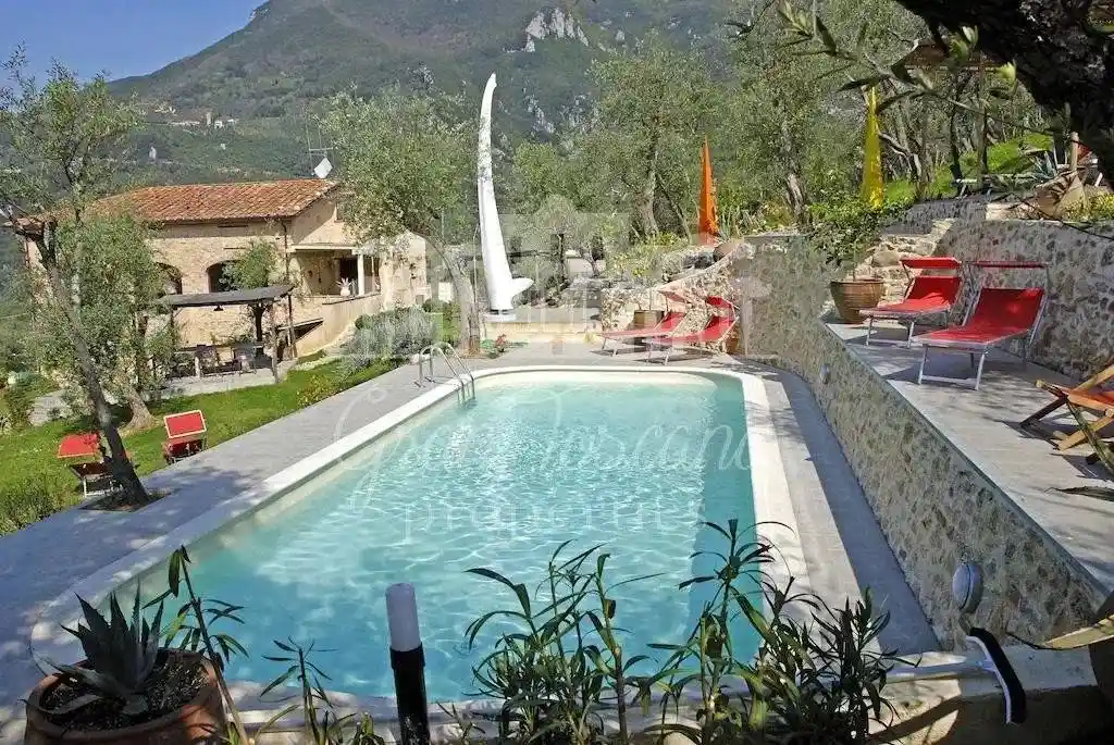 Rustico - Casale in vendita a Camaiore