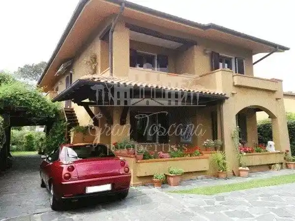 Villa in vendita a Forte dei Marmi