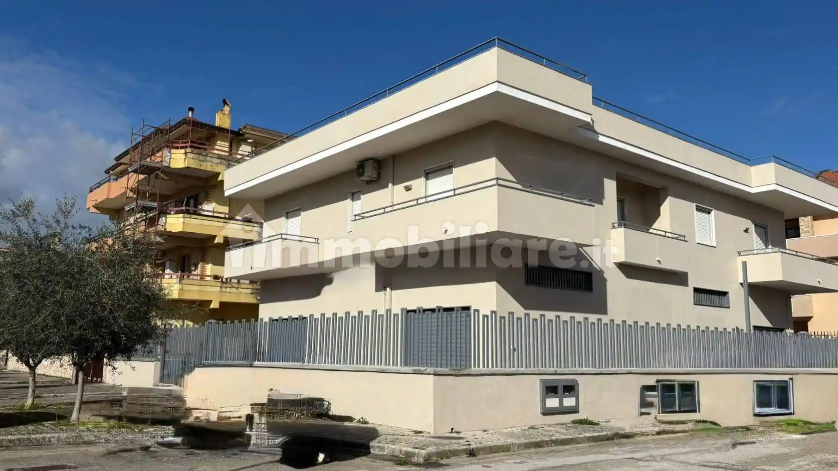 Palazzo - Edificio in vendita a Maddaloni