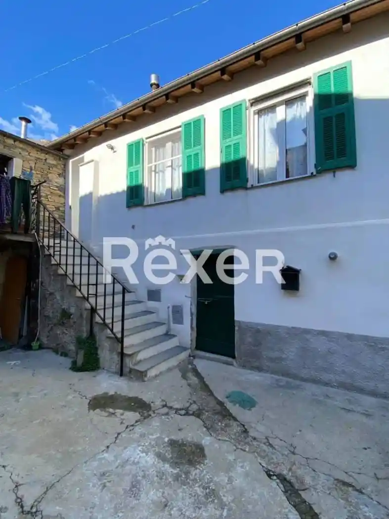 Casa indipendente in vendita a Prelà