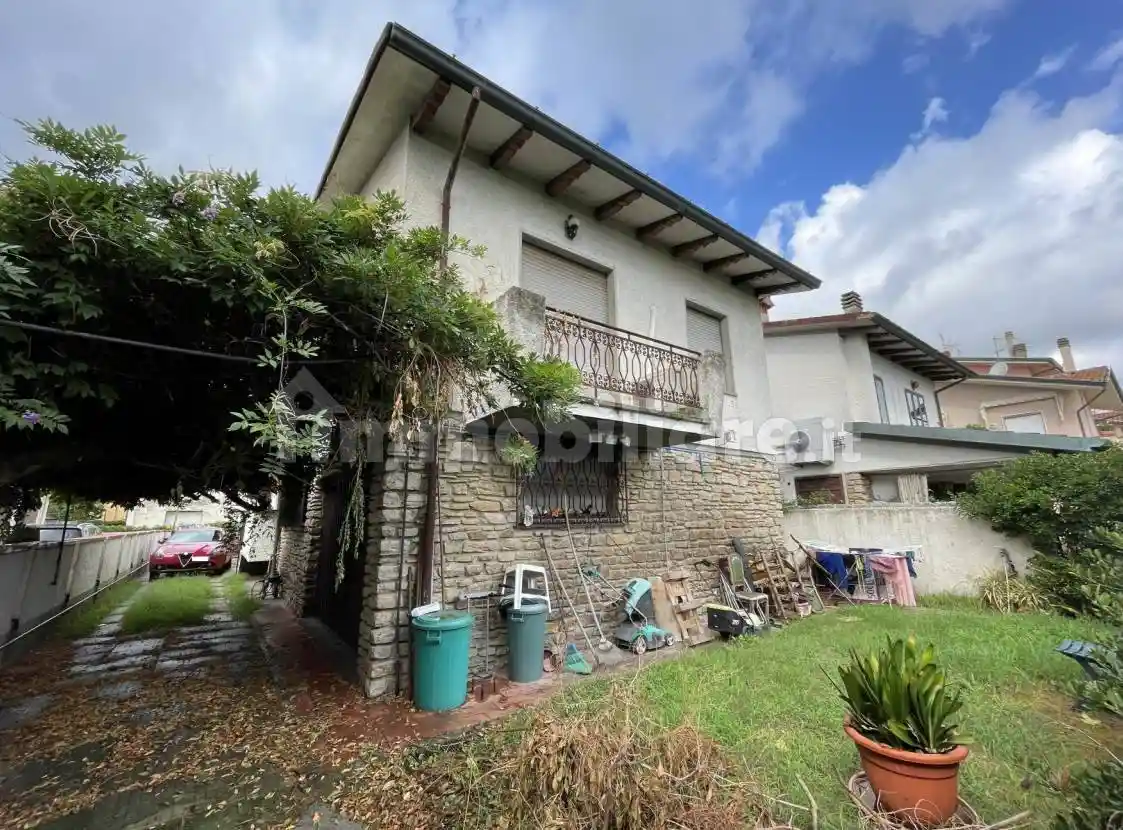 Villa in vendita a Viareggio
