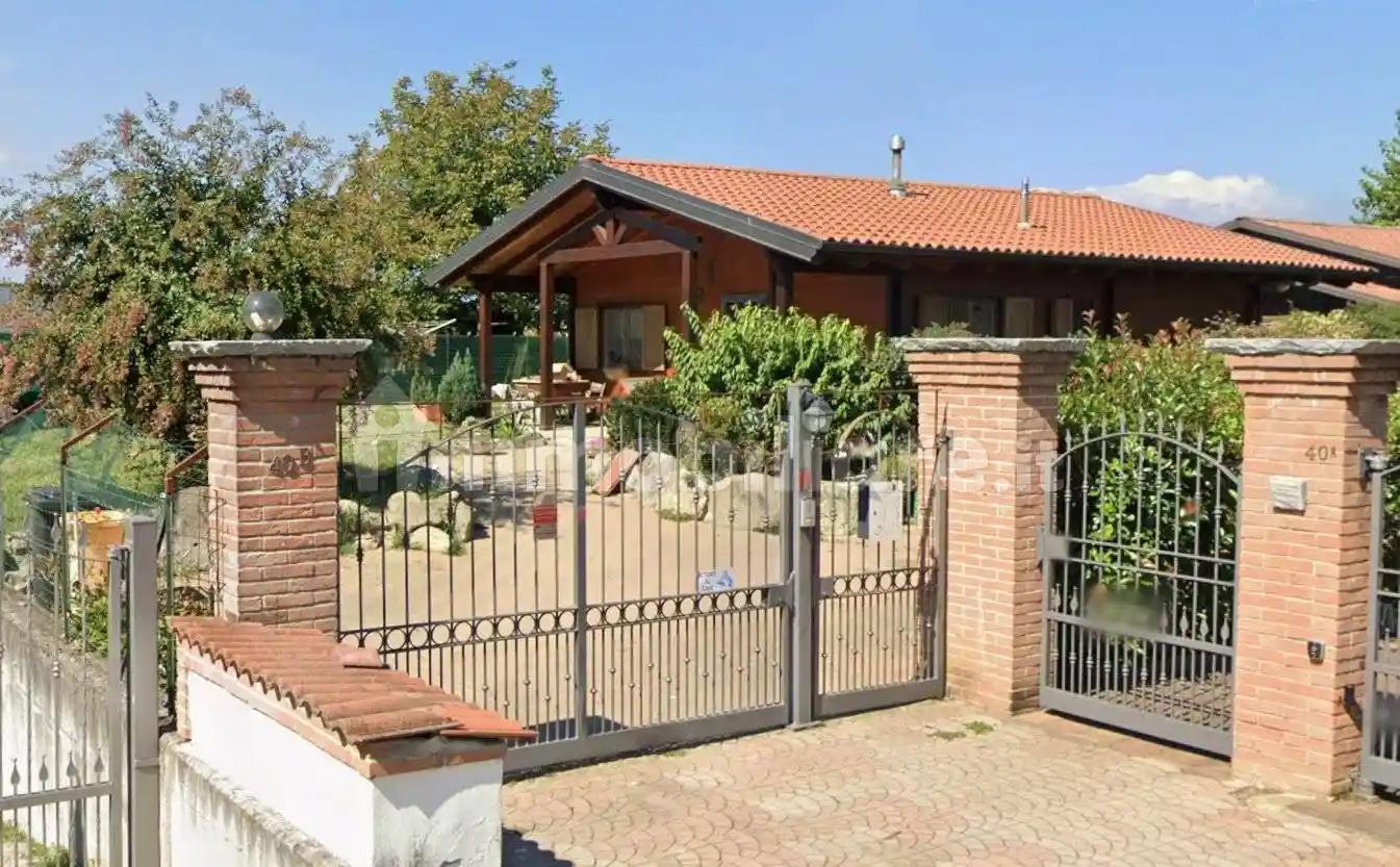 Villa in vendita a Strambino