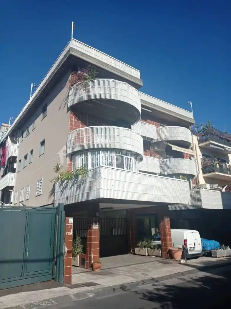 Appartamento in affitto a Aci Castello