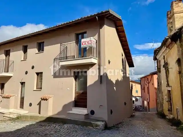 Casa indipendente in vendita a L'Aquila