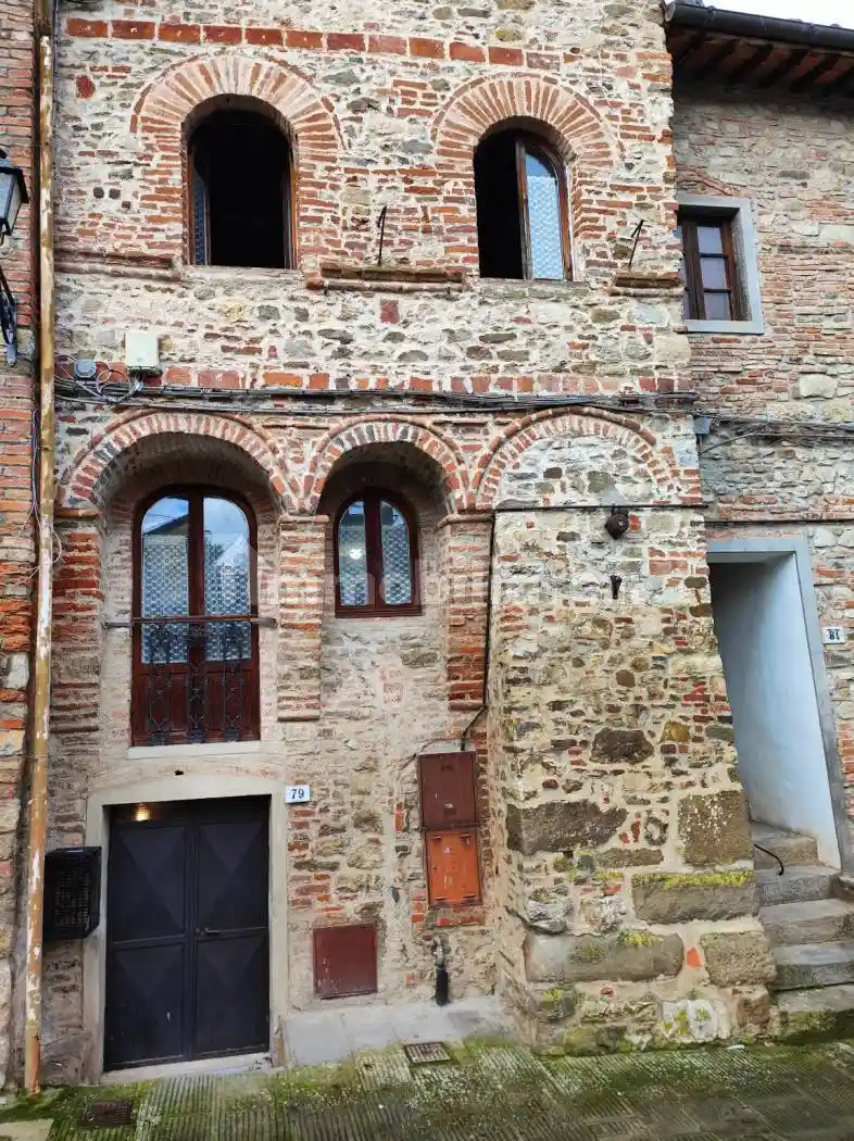 Appartamento in vendita a Bucine