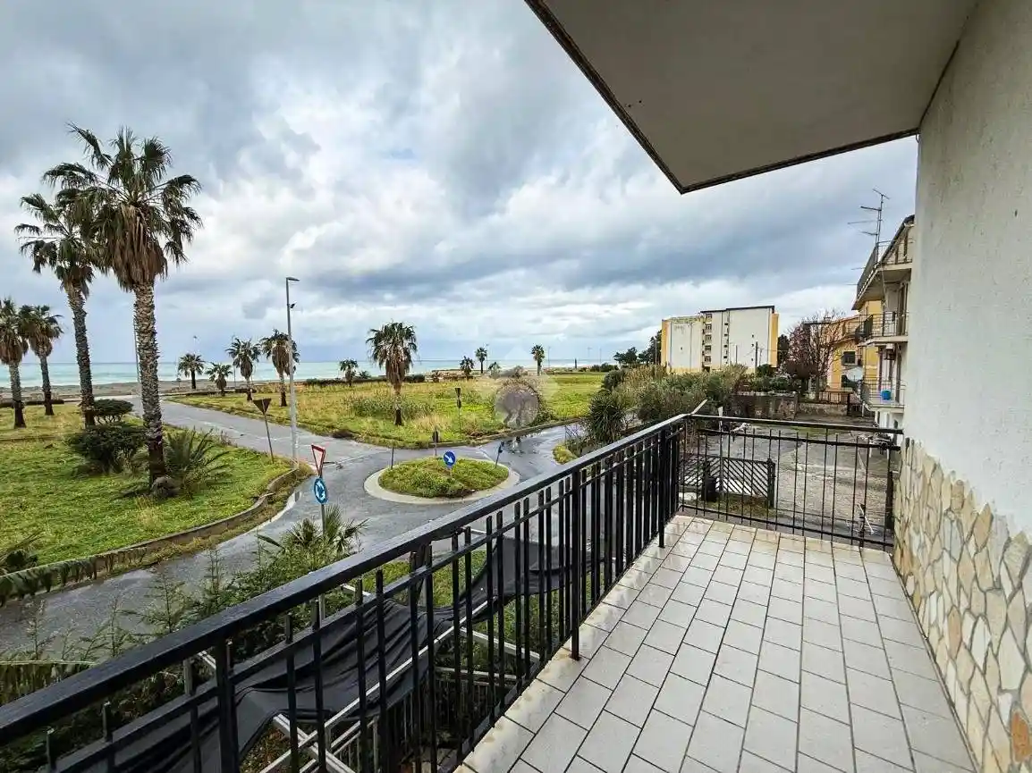 Appartamento in vendita a Falconara Albanese