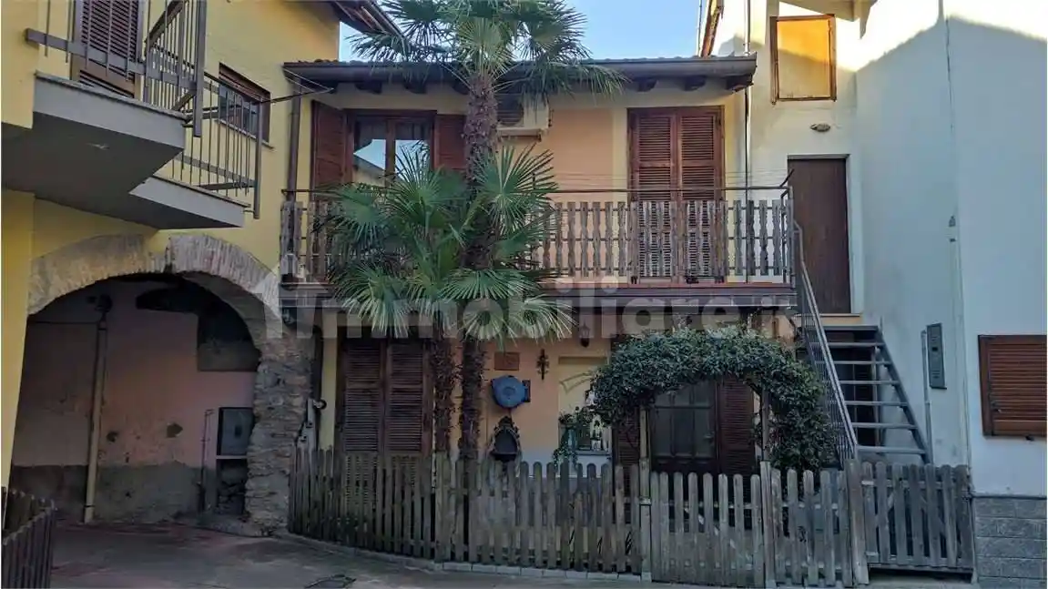 Casa indipendente in vendita a Malnate