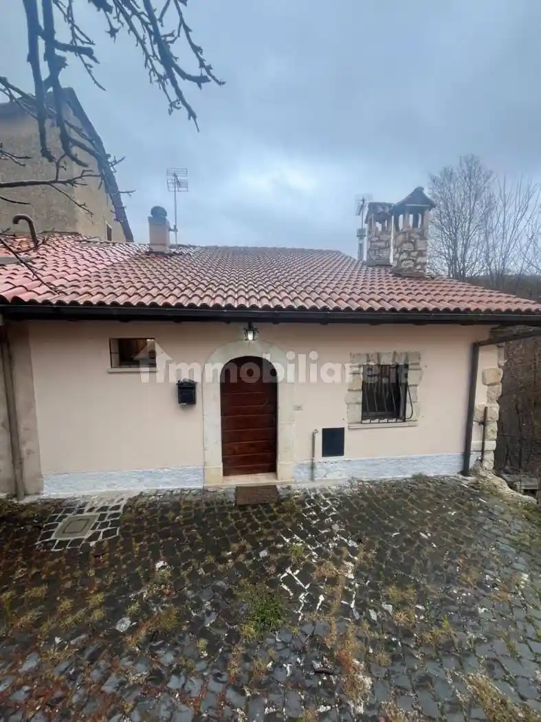 Casa indipendente in vendita a Rocca di Mezzo