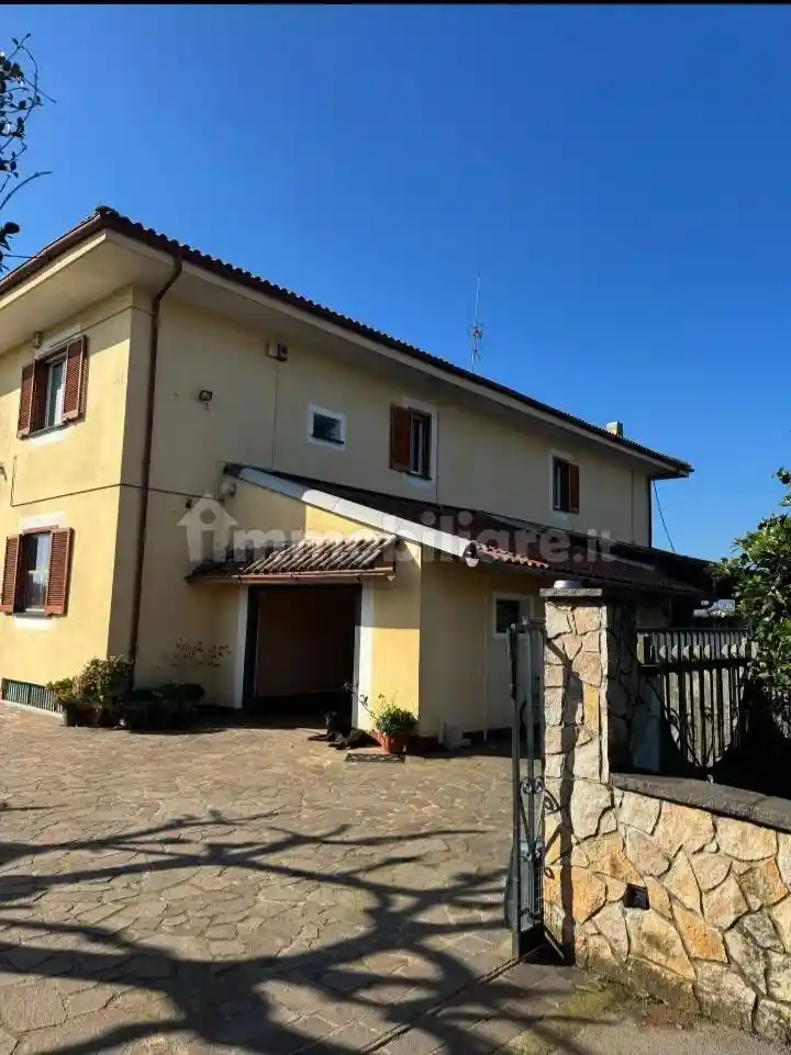 Villa in vendita a Montecorvino Pugliano