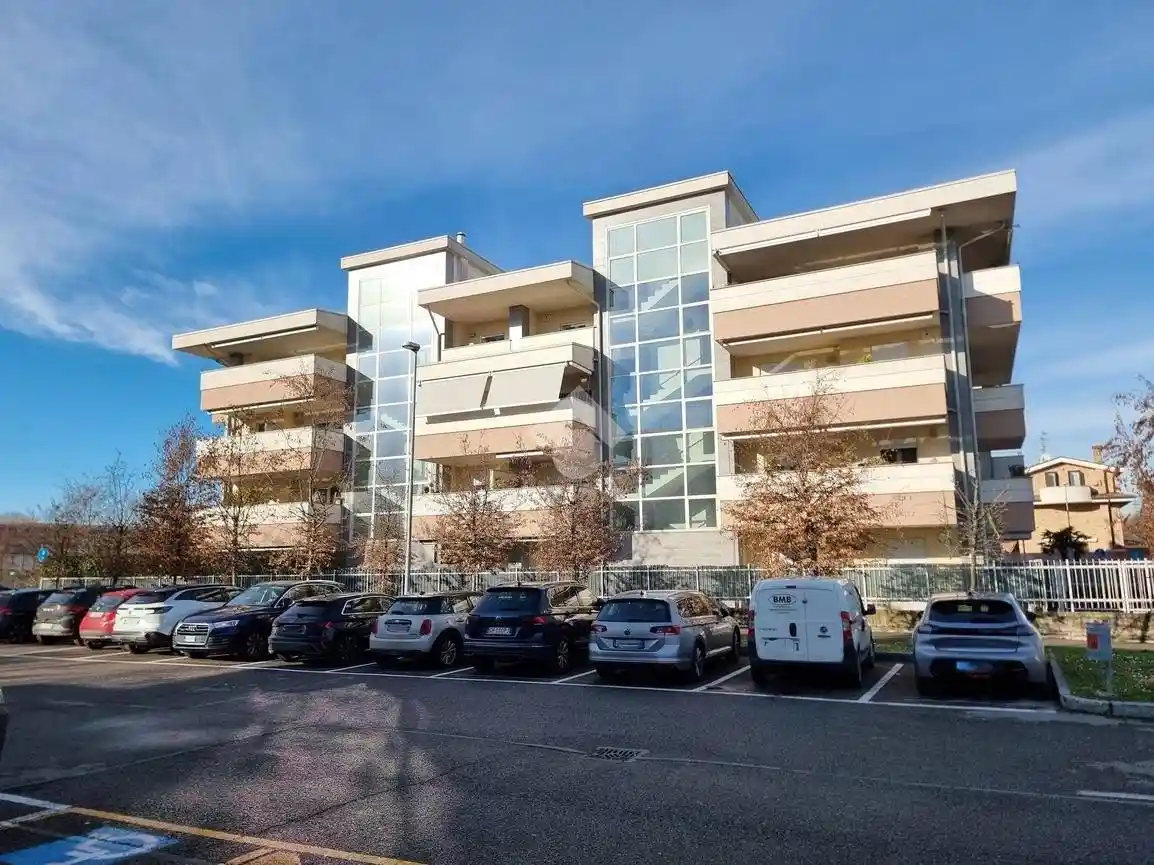 Appartamento in vendita a Carugate