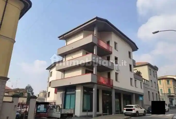 Appartamento in vendita a Erba