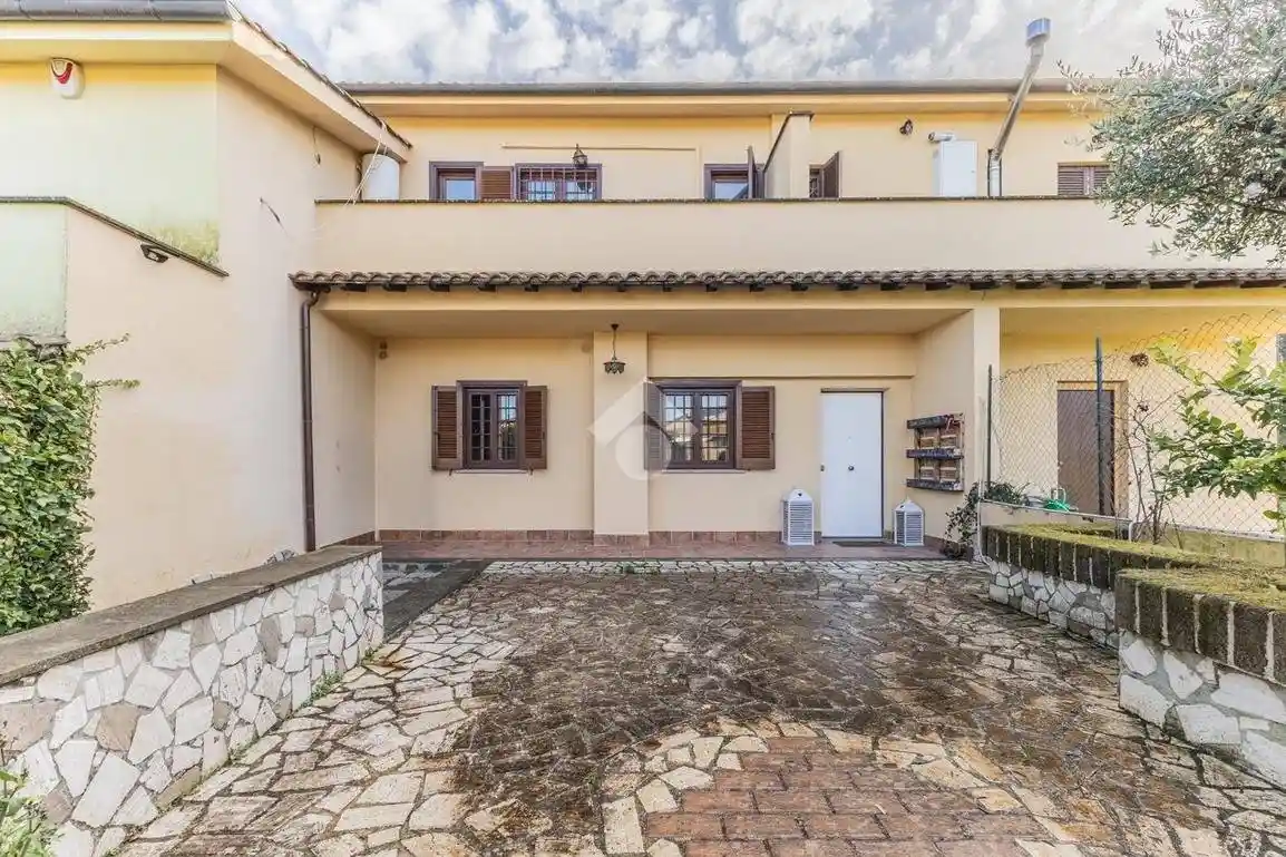 Villa in vendita a Campagnano di Roma