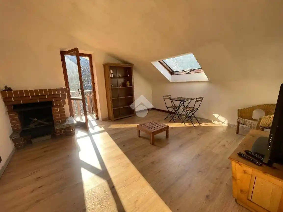 Appartamento in vendita a Traves