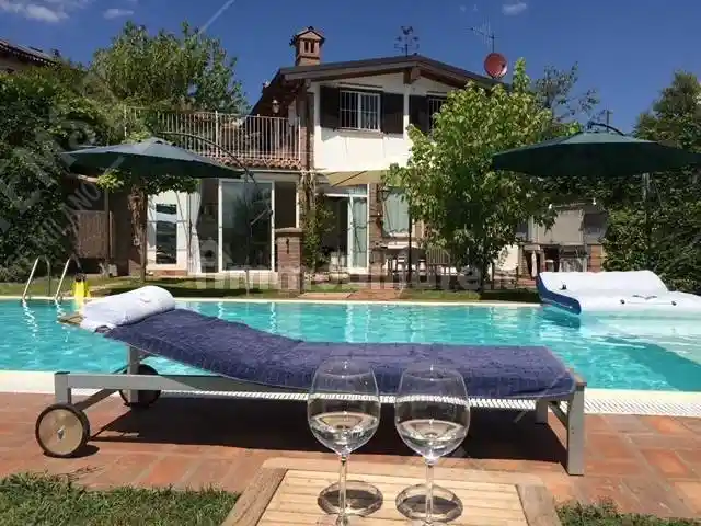 Rustico - Casale in vendita a Castagnole delle Lanze