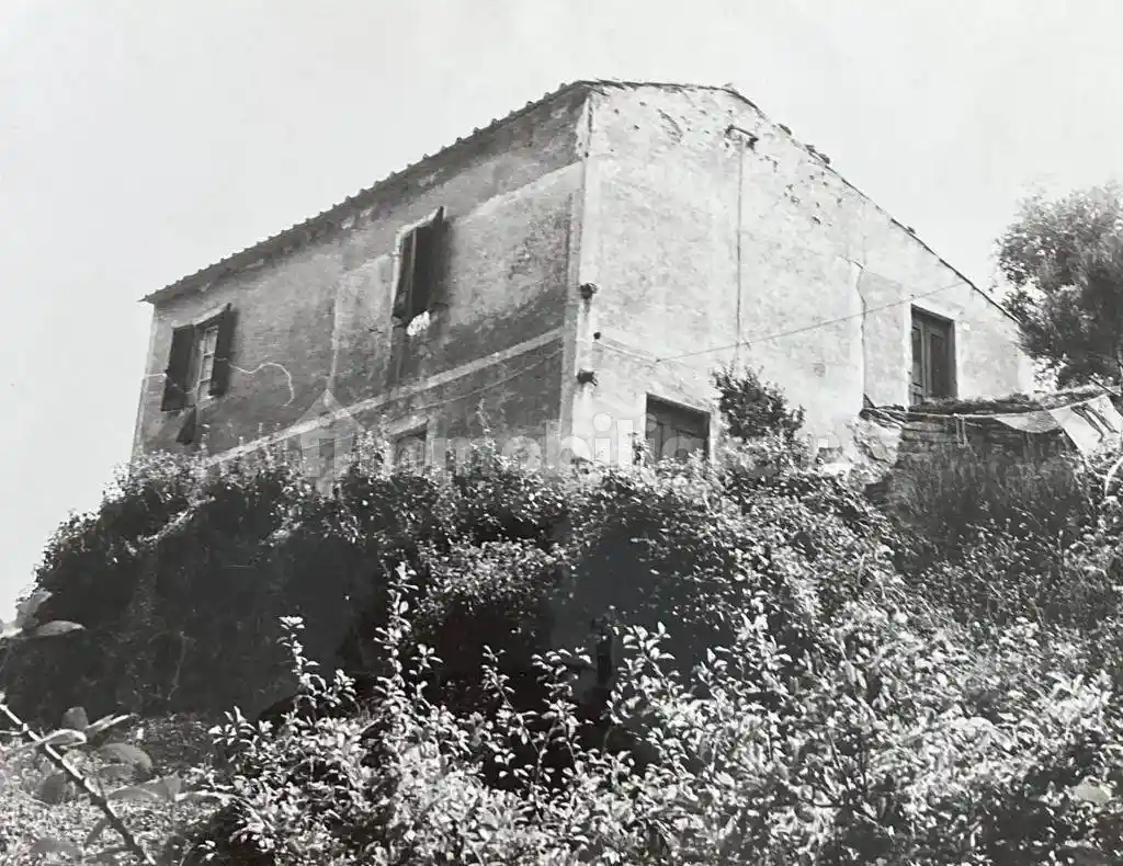 Rustico - Casale in vendita a Rio