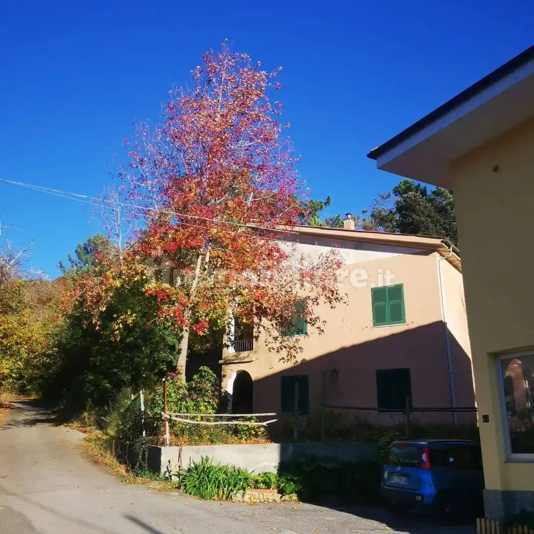 Villa in vendita a Vezzi Portio