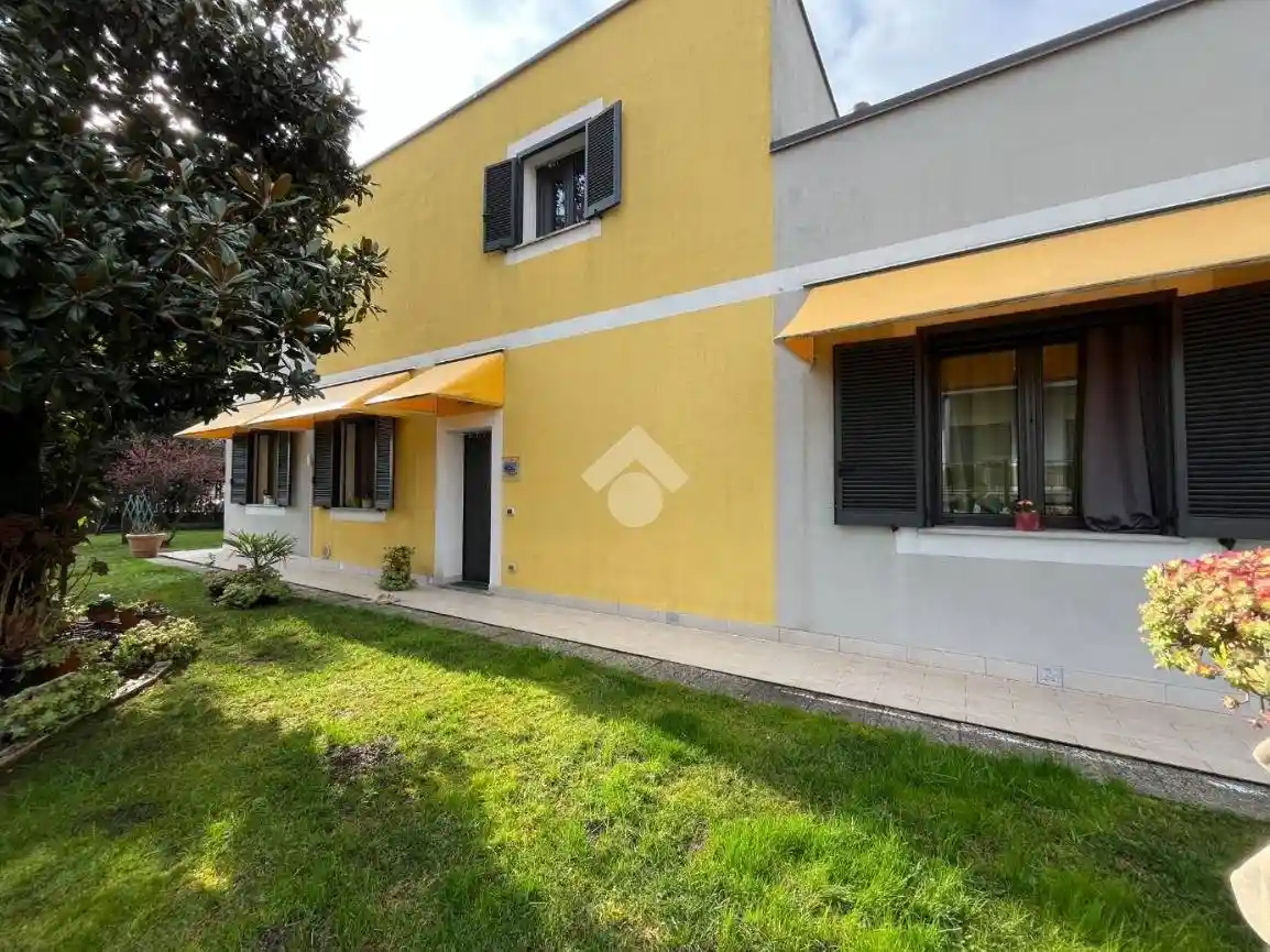 Villa in vendita a Cavenago di Brianza