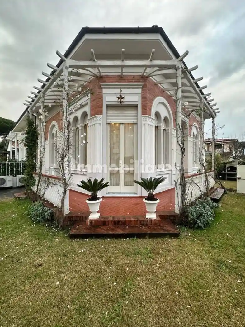 Villa in vendita a Camaiore