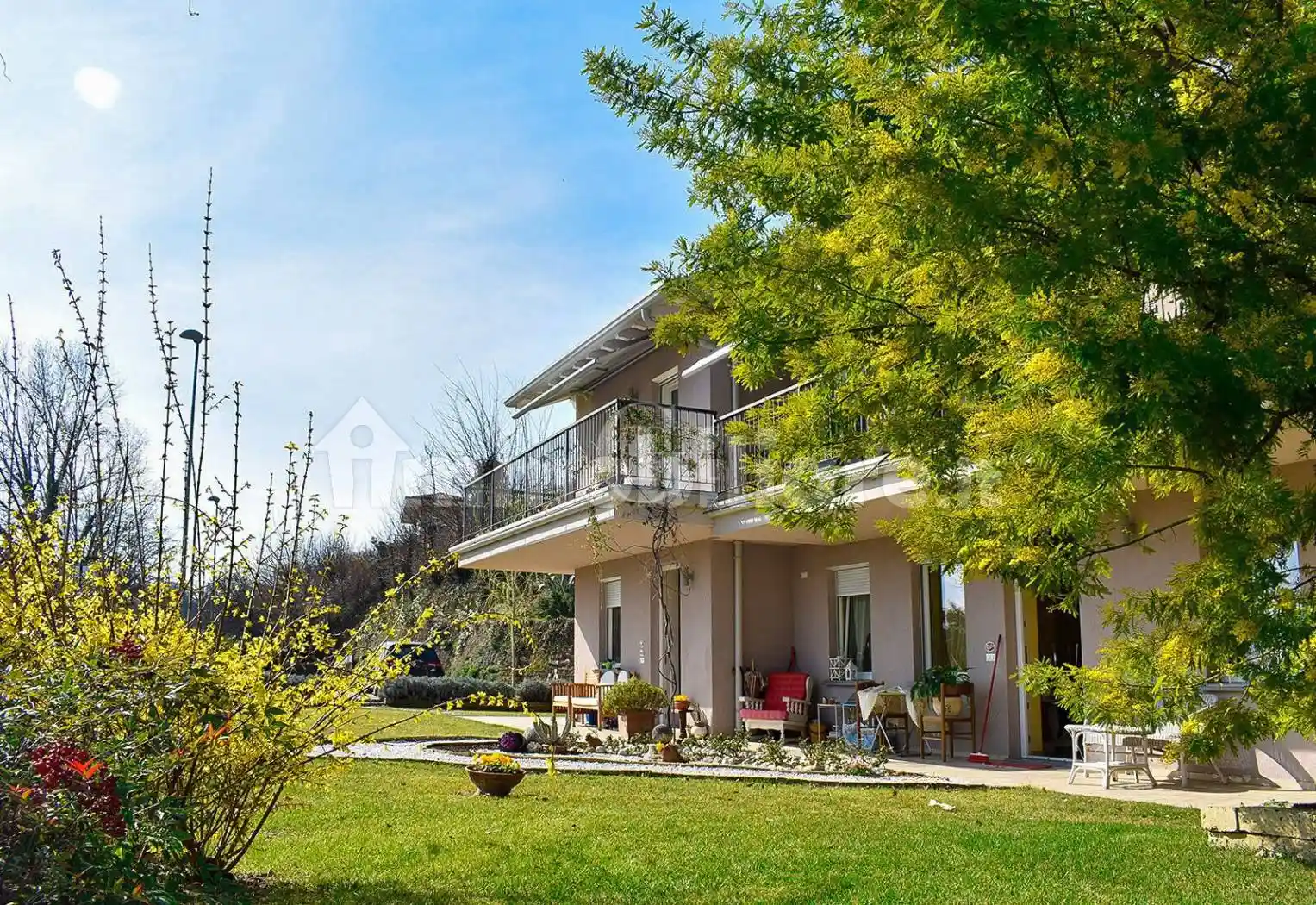 Palazzo - Edificio in vendita a Soiano del Lago