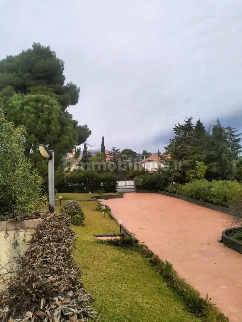 Villa in affitto a Mascalucia