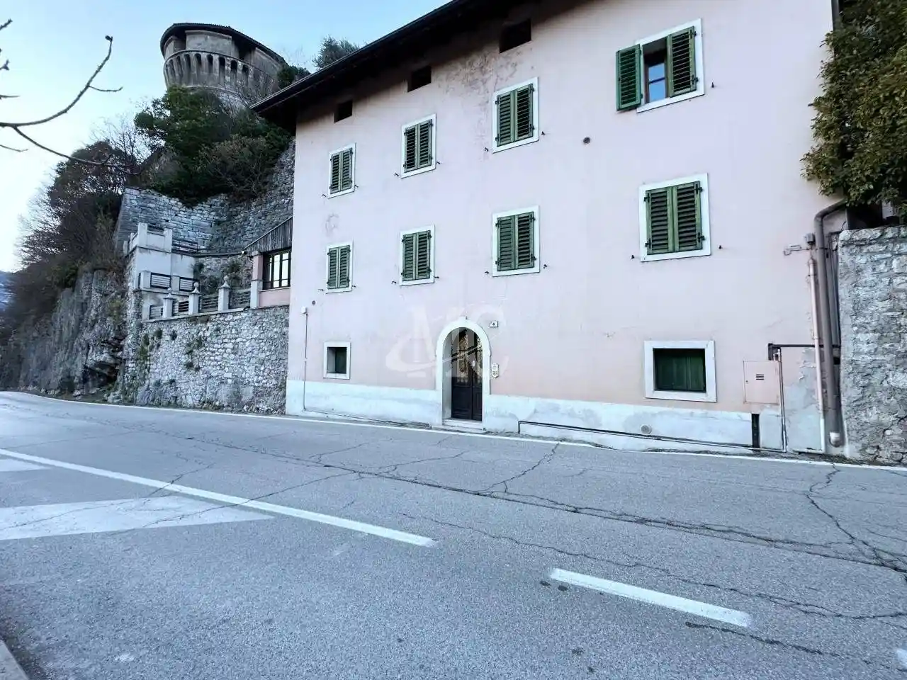 Appartamento in vendita a Rovereto