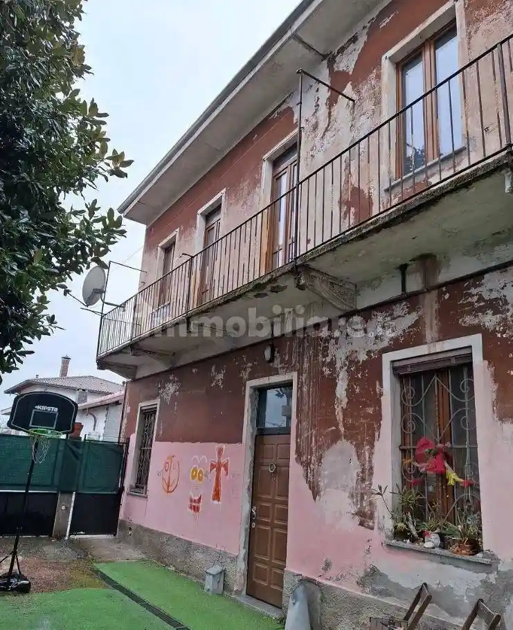 Casa indipendente in vendita a Busto Arsizio