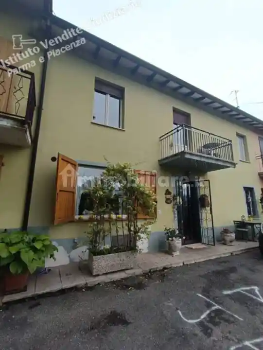 Casa indipendente in vendita a Langhirano