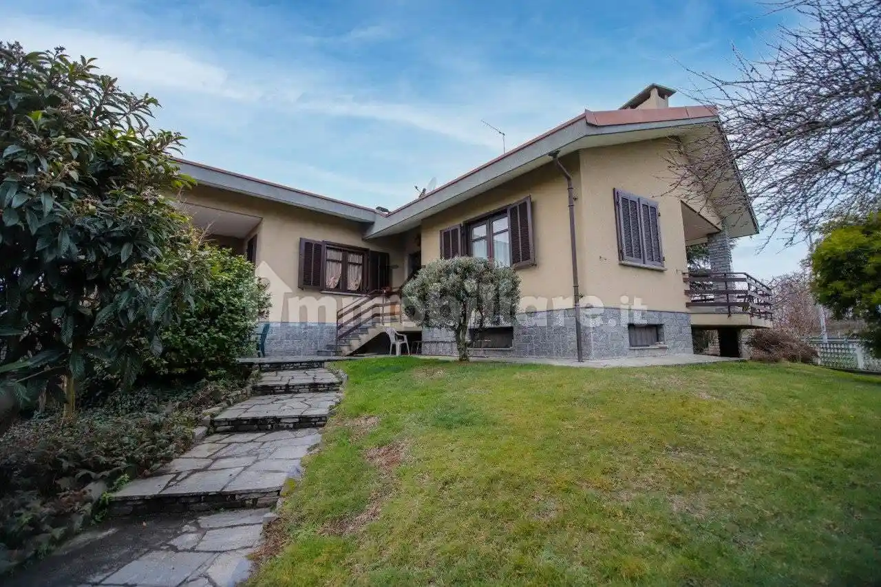 Villa in vendita a Feletto