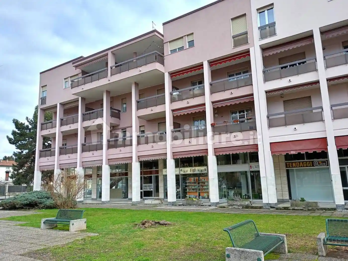 Appartamento in vendita a Montano Lucino