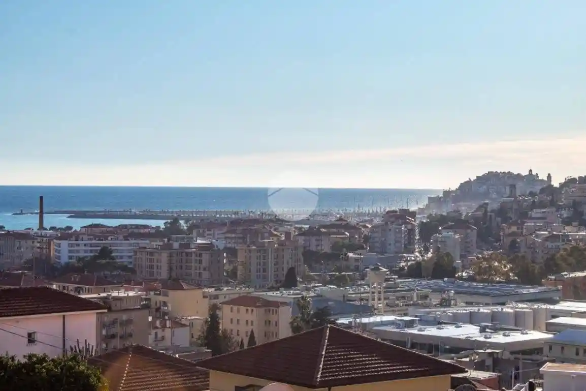 Appartamento in vendita a Imperia