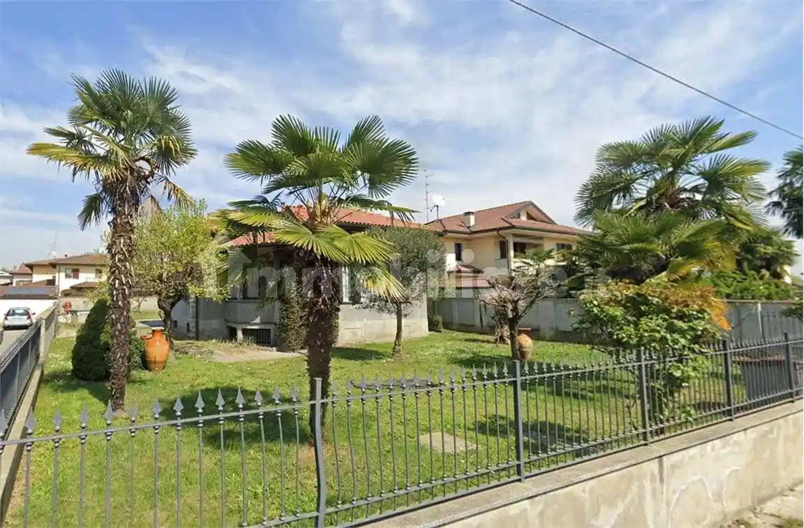 Villa in vendita a Galliate